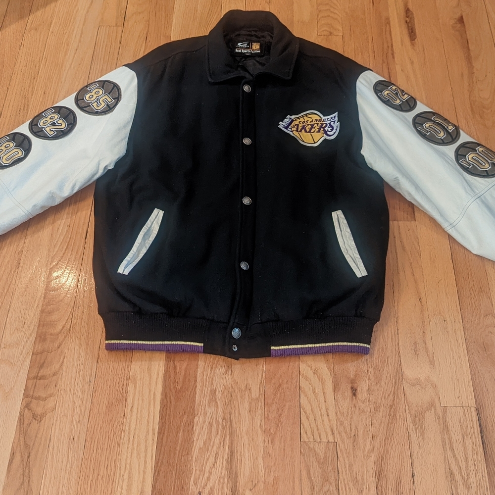 Original Los Angeles Lakers 9 Time Championship 🏆  Leather sleeve Cloth Jacket.
